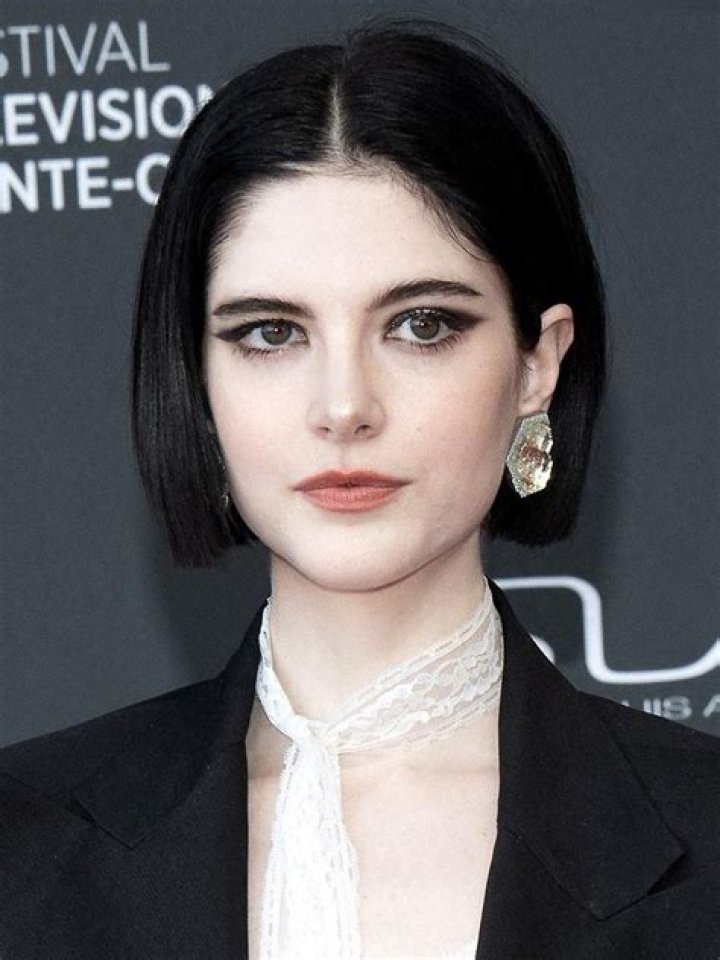 Ainsley Seiger Height, Weight, Net Worth, Age, Birthday, Wikipedia, Who, Nationality, Biography