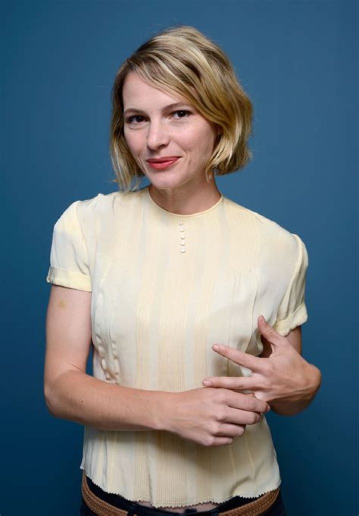 Amy Seimetz net worth, bio, Early Life, Education, Career, Endorsements, Awards, Relationship Status, Scandal, Body Measurements, Social Media