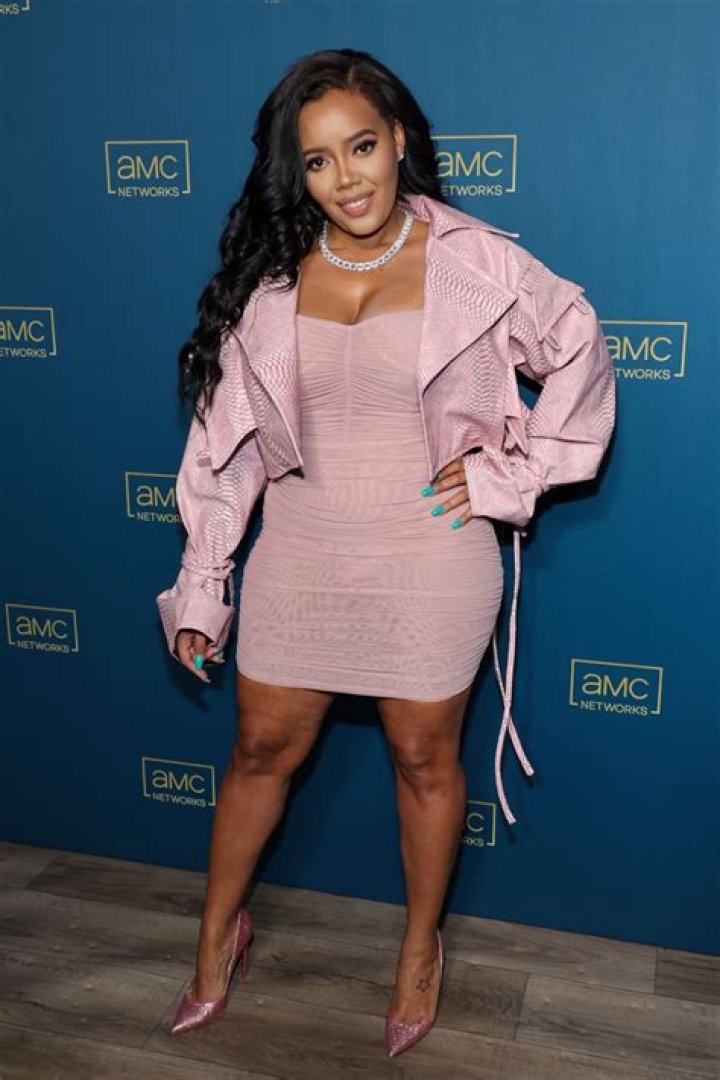 Angela Simmons in Bathing Suit Says “We Don’t Vacation” — Celebwell
