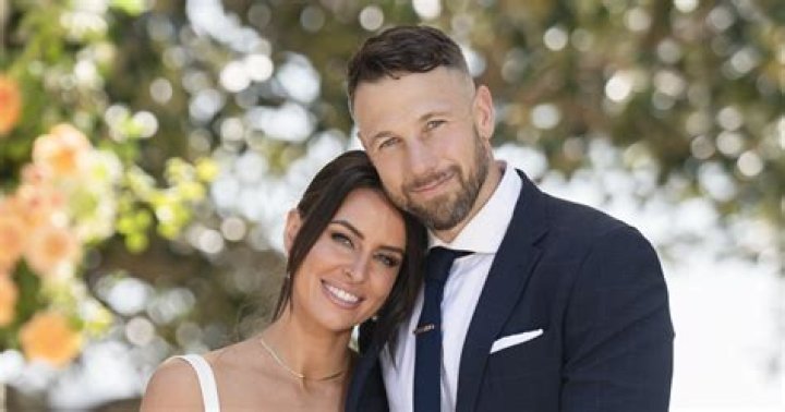Are Eamon And Bec Married And Still Together 2022? Breast Cancer Surgery Update &amp; More