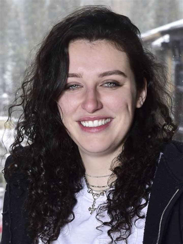 Brenna Coates Height, Weight, Net Worth, Age, Birthday, Wikipedia, Who, Nationality, Biography