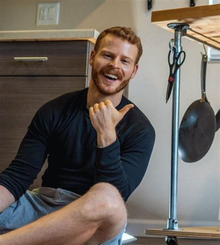 Ethan Chlebowski Height, Weight, Net Worth, Age, Birthday, Wikipedia, Who, Nationality, Biography