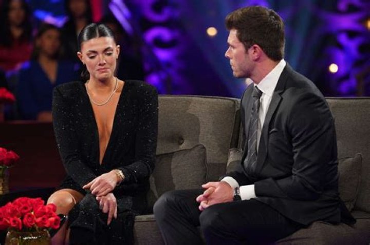 Gabi Elnicki – Is Gabi Elnicki married or not? Age, Bio, Wiki, Career, Net Worth, Dating, Family, Height, Instagram &amp; Facts