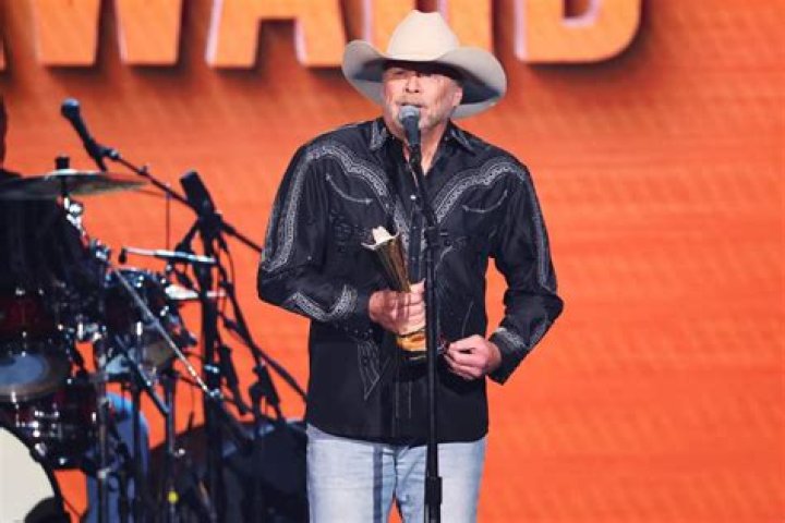 Is Alan Jackson Bald? Music Fans React On Twitter