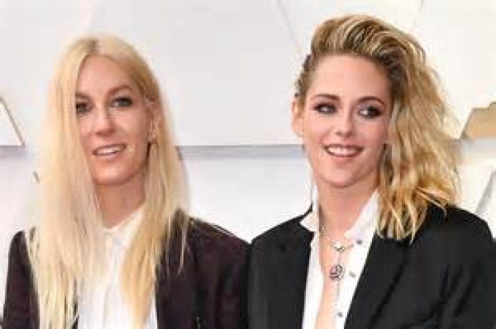 Is Kristen Stewart Related To Martha Stewart? Answered