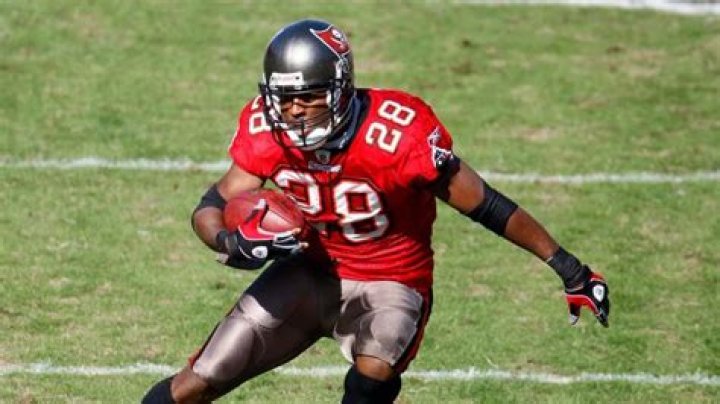 Is Warrick Dunn Married to Wife? Or Dating a Girlfriend?