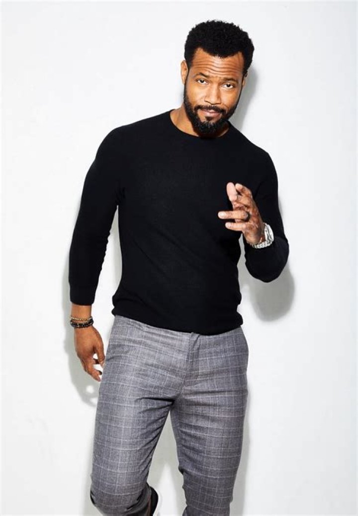Isaiah Mustafa – How old is Isaiah Mustafa? Age, Biography, Wiki, Career, Net Worth, Wife, Kids, Ethnicity, Height &amp; Facts