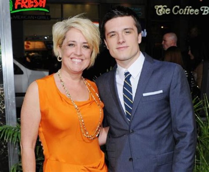 Josh Hutcherson Parents | Meet Chris And Michelle Siblings And Ethnicity