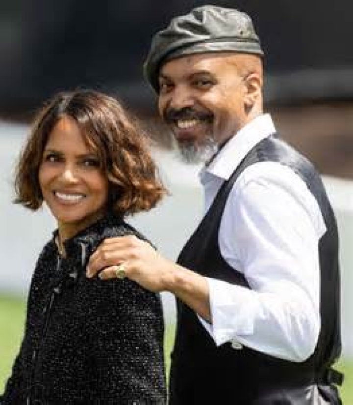 Judith Ann Hawkins – How old is Halle Berry’s Mother Judith Ann Hawkins? Age, Bio, Wiki, Career, Husband &amp; Facts