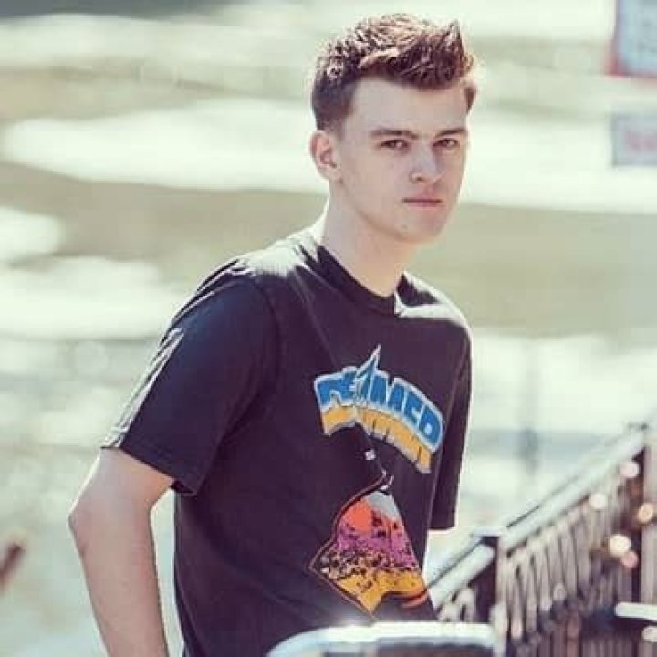 Leonardo Hathaway Height, Weight, Net Worth, Age, Birthday, Wikipedia, Who, Nationality, Biography