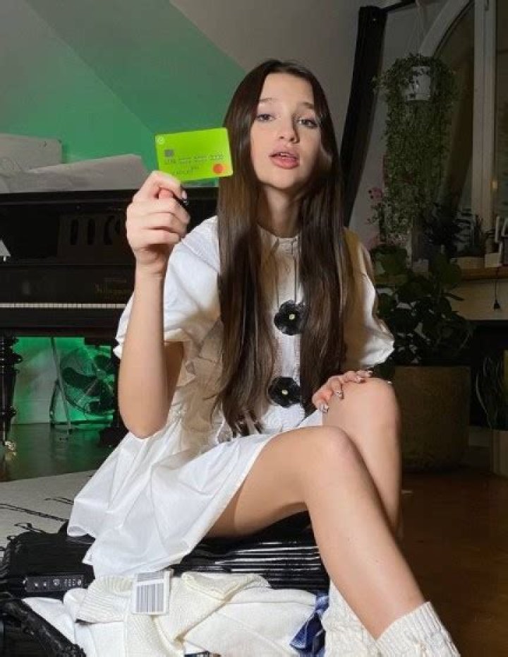 Liza Anokhina Height, Weight, Net Worth, Age, Birthday, Wikipedia, Who, Instagram, Biography