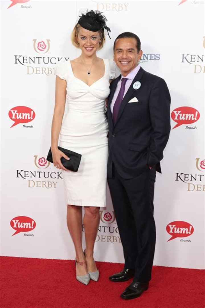 Lucy Loken Height, Weight, Net Worth, Age, Birthday, Wikipedia, Who, Nationality, Biography