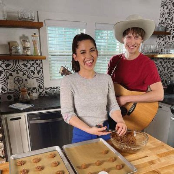 Nick Hagen- Husband Of Famous Author Molly Yeh