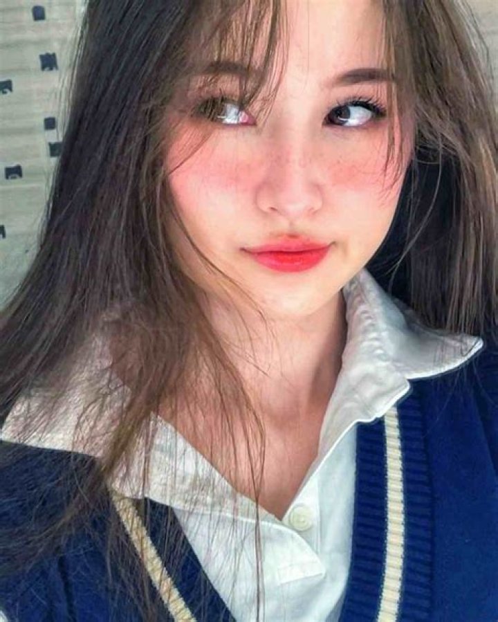 Ryu Han-bi – South Korean Actress | Age, Biography, Wiki, Career, Net Worth, Movies, Boyfriend, Instagram &amp; Facts