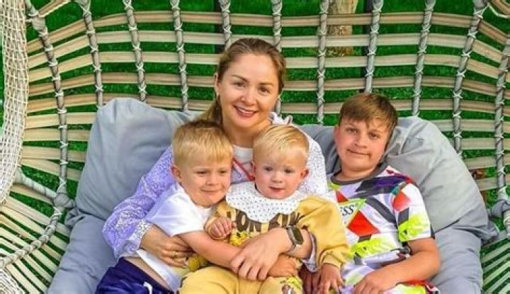 Who Are Roma Abdesselam Parents? A Look Into Stay At Home Daughter Lavish Lifestyle