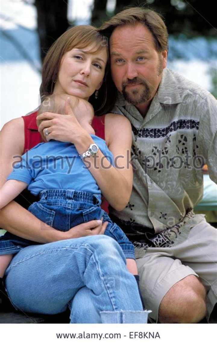 Who is the Husband of Cynthia Stevenson? Net worth 2023, Age, Education, Career, Husband, Children, Bio, Wiki