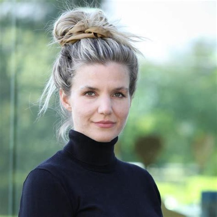 Why Is Skims Creative Director Kim Schraub Bald? It Is Cancer or Hairless Disease?